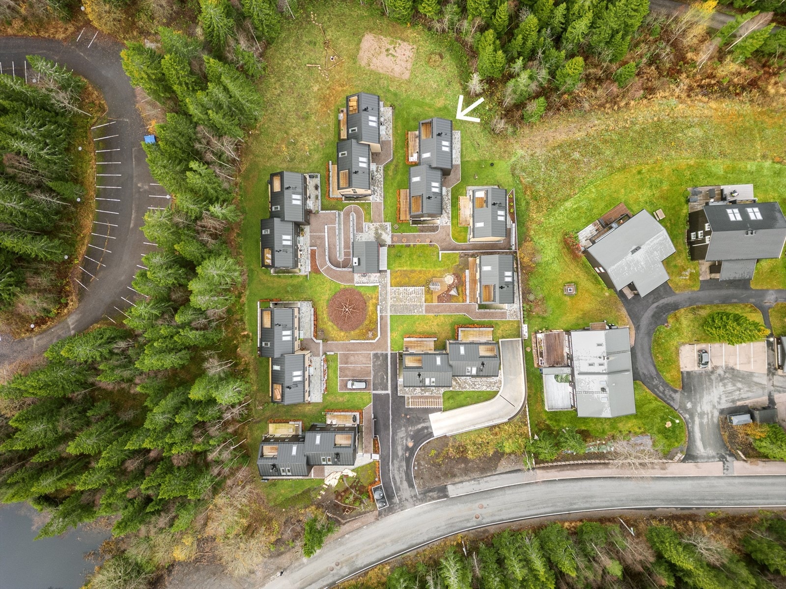 Idylliske omgivelser - rett ved Nordmarka med milevis av tur- og skimuligheter rett utenfor døren Galleribilde