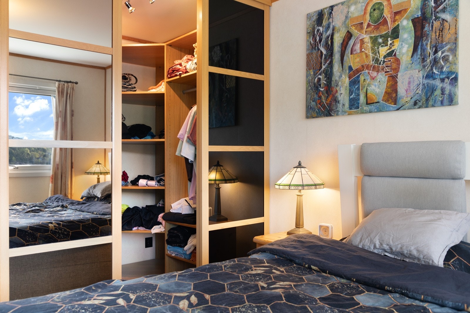 Hovedsoverommet har inngang til et praktisk Walk in closet. Galleribilde