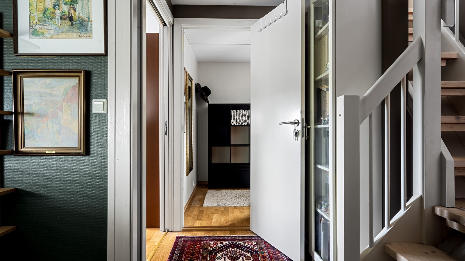 Etasjen består av 3 soverom og bad Galleribilde