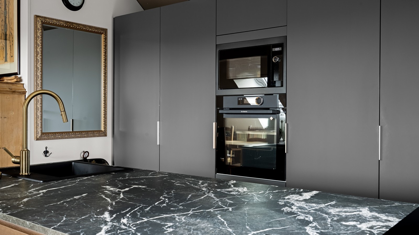 Integrert De Dietrich stekeovn og mikroovn. Galleribilde