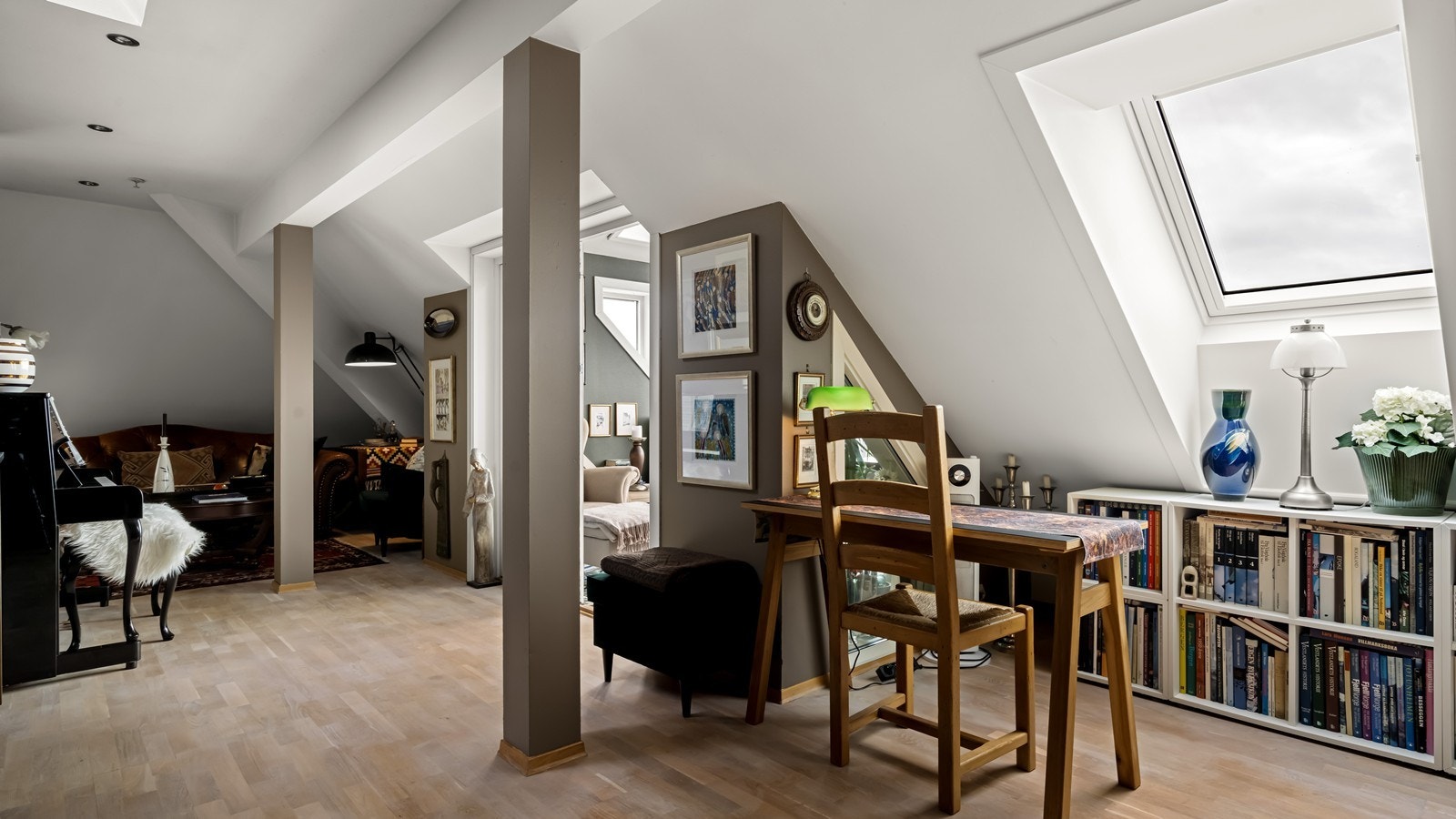 Leiligheten gir godt med rom for ulik møblering Galleribilde