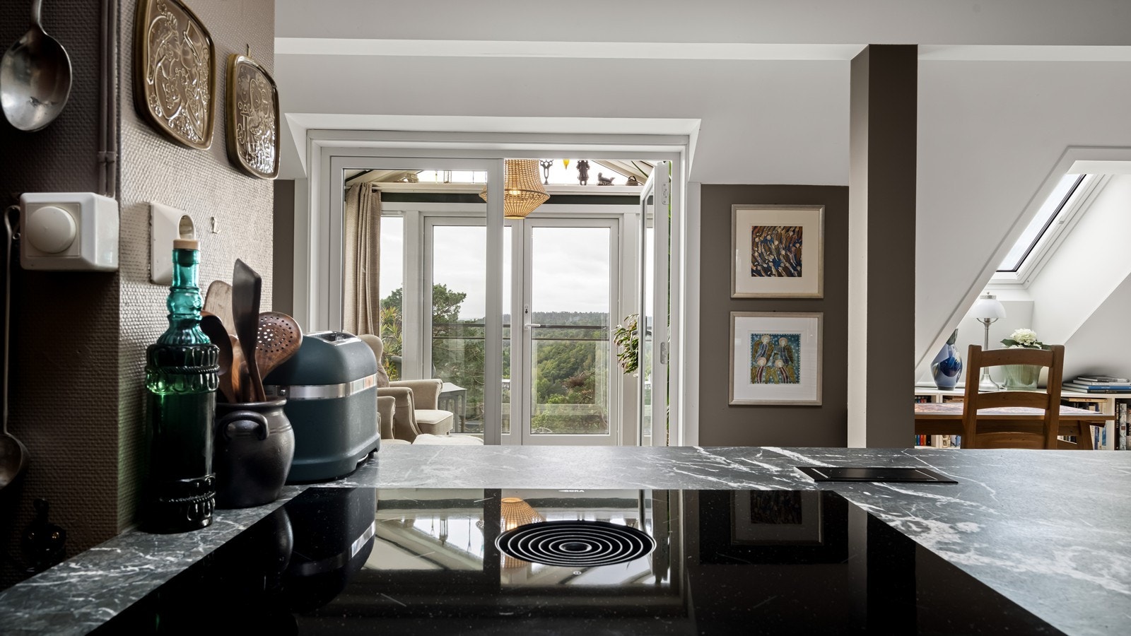 Platetoppen er fra kvalitetsmerke Bora med integrert ventilator Galleribilde