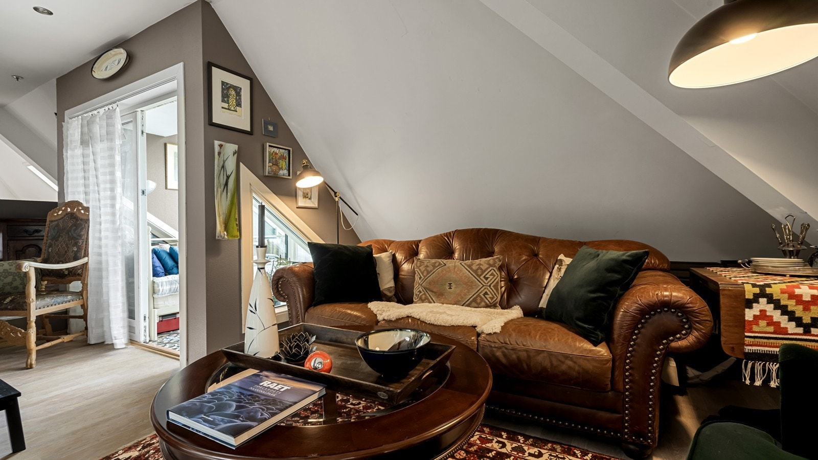 Hyggelig område med plass til sofagruppe Galleribilde