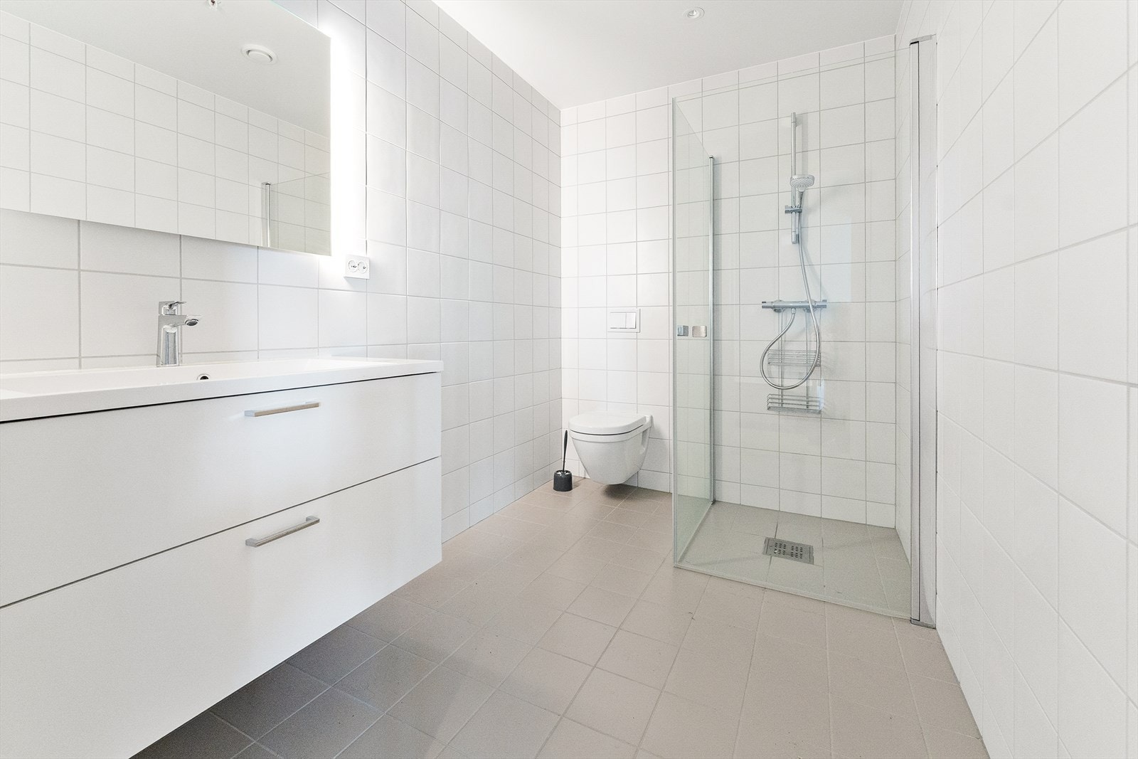 Baderom med dusjhjørne Galleribilde