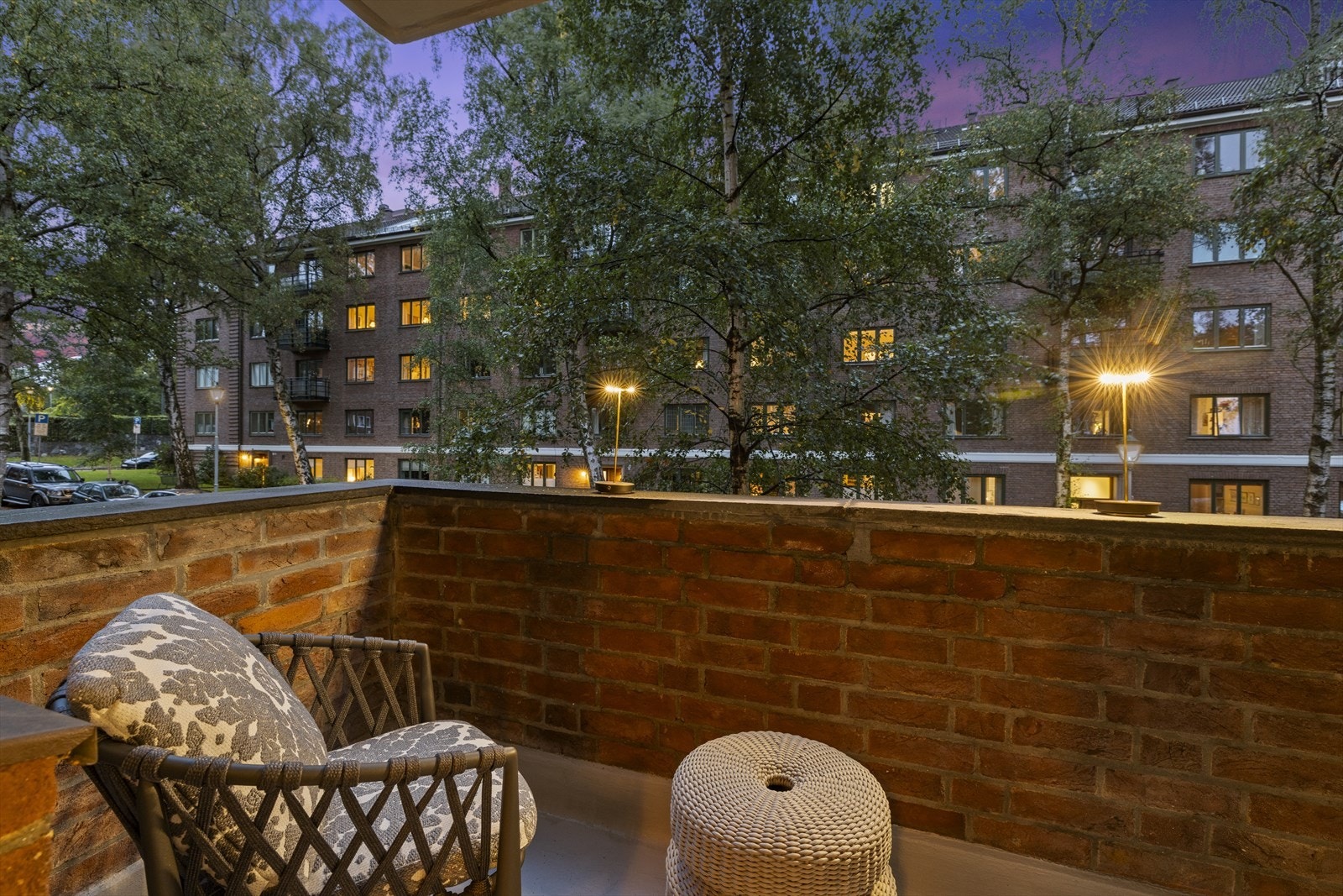 Balkongen har god plass til sittegruppe, og er på ca. 4 kvm Galleribilde