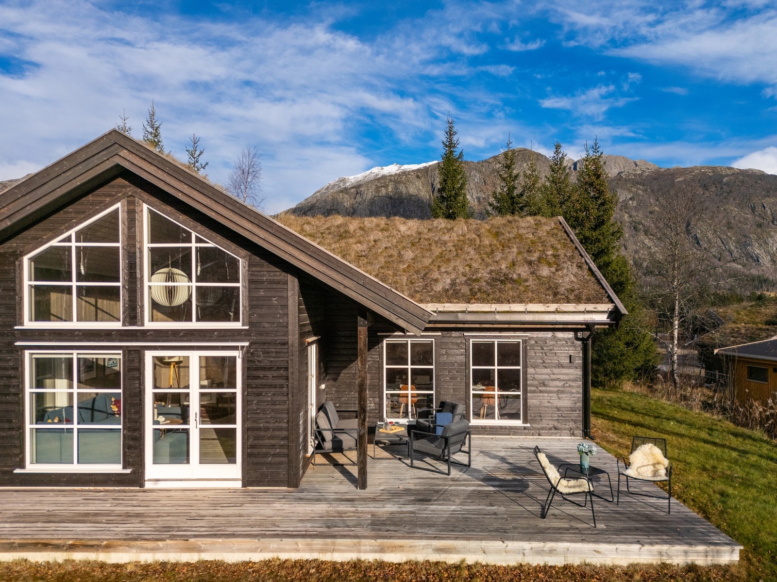 Omringet av vakre fjell! Galleribilde