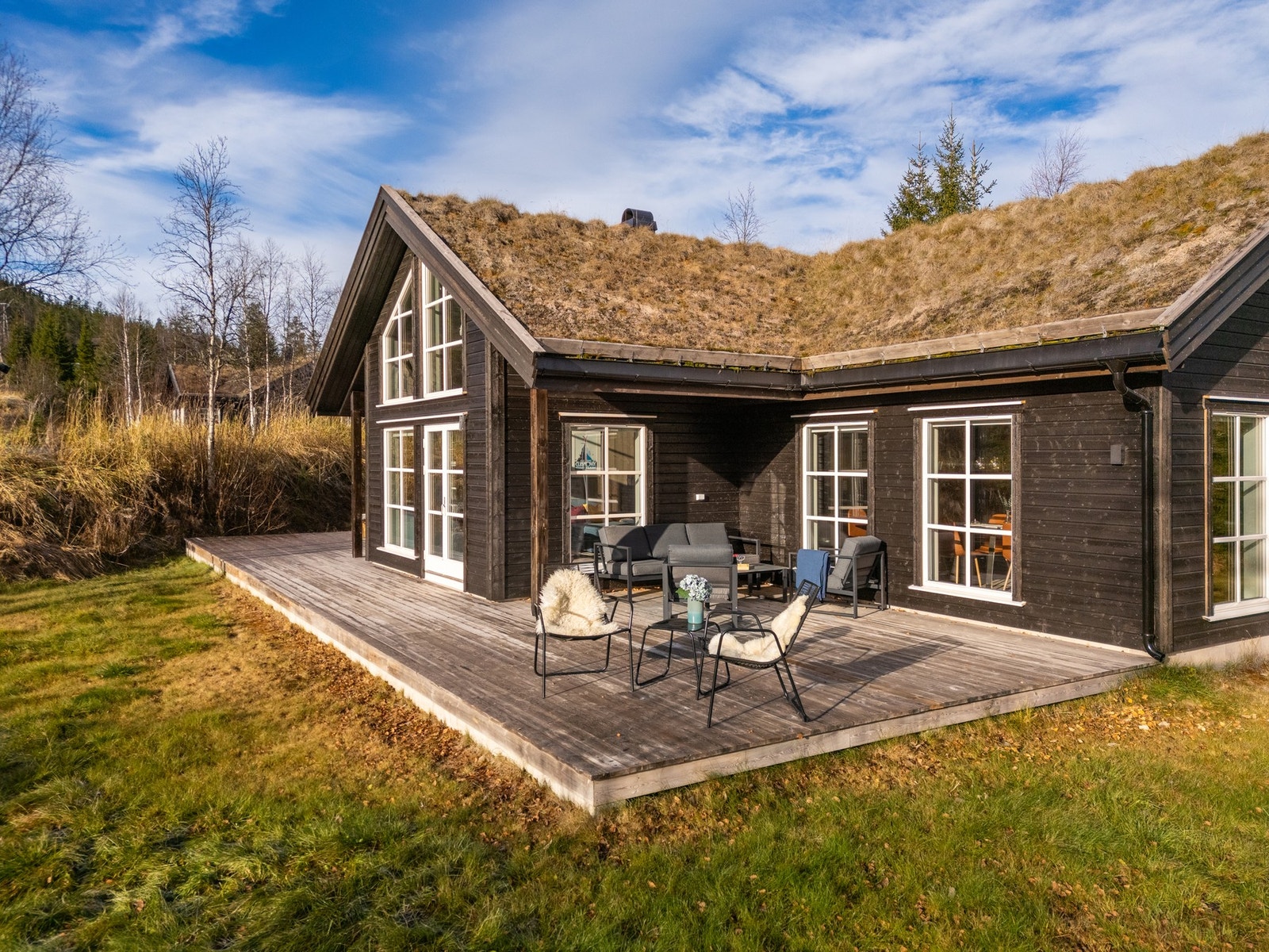 Plass til flere sittegrupper. Galleribilde