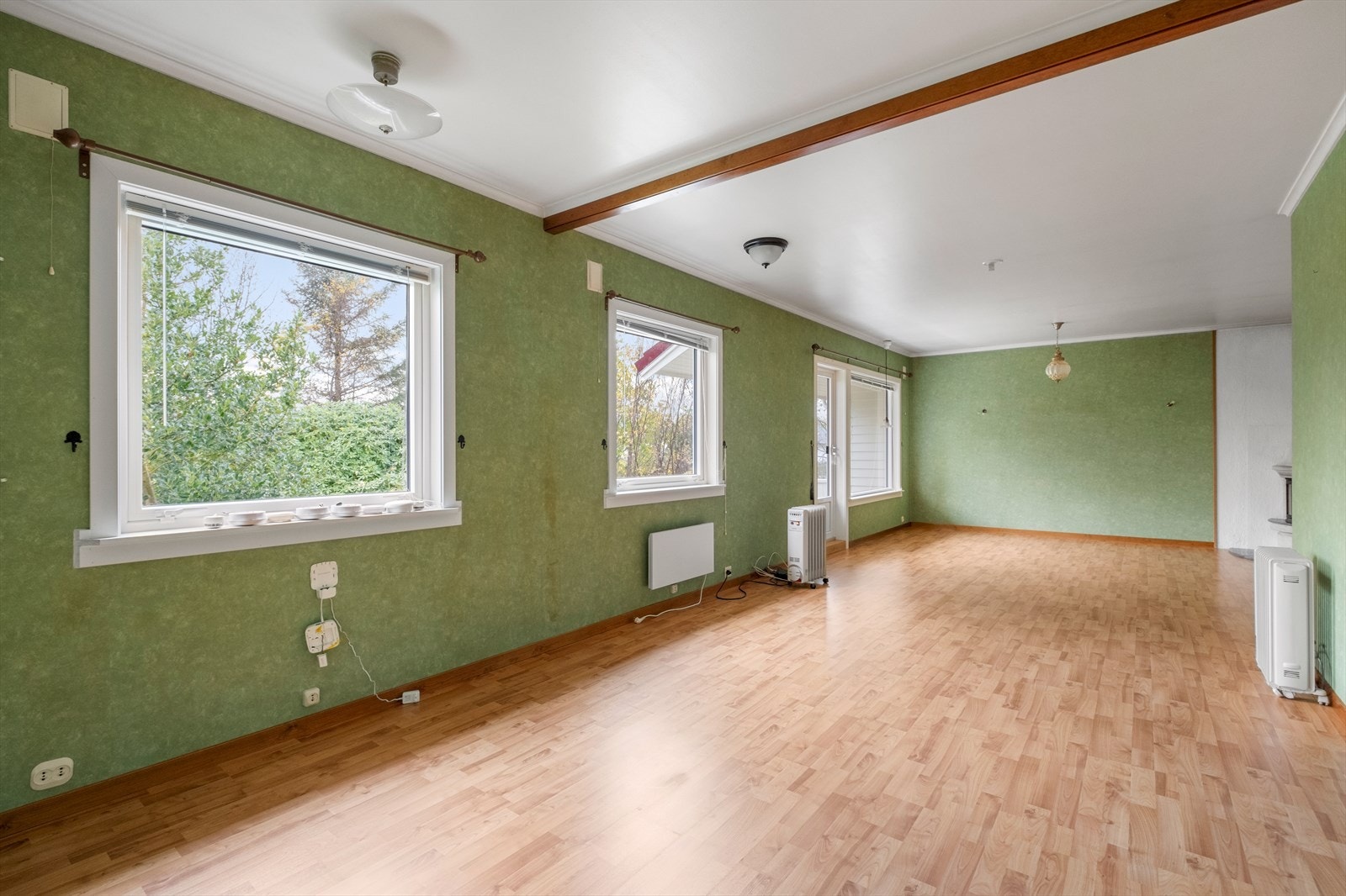 I hovedetasjen er det to store stuer. Galleribilde