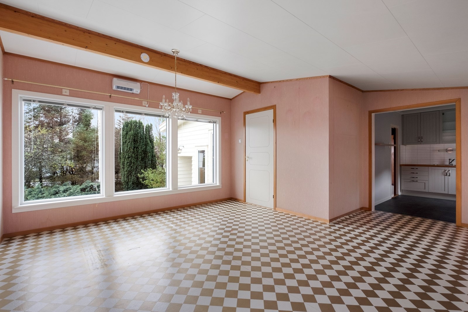 Denne har delvis åpen løsning mot kjøkken Galleribilde