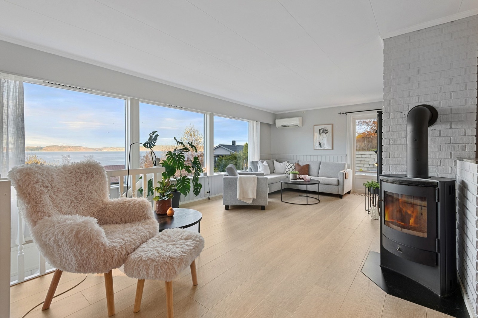 Fa stuen har man flott utsikt mot Trondheimsfjorden. Galleribilde