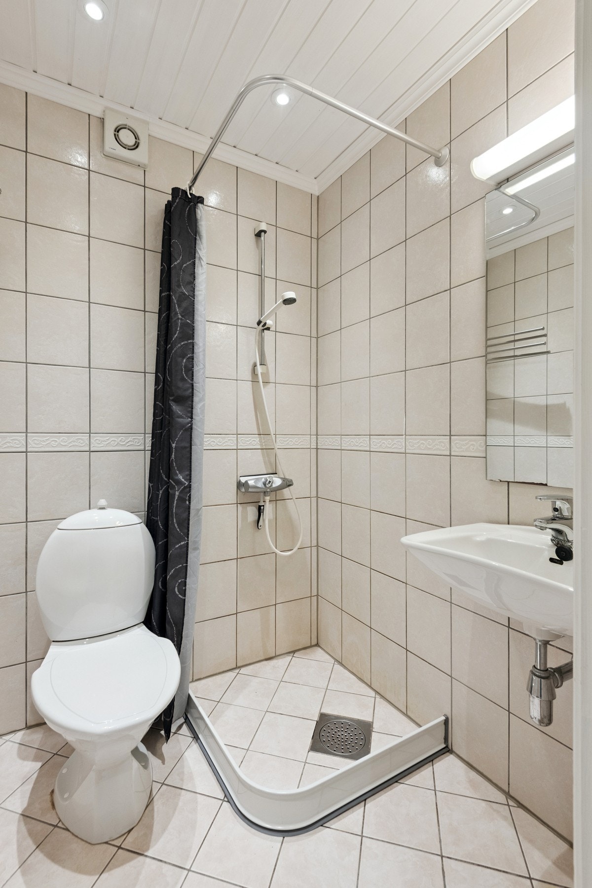 Bad i sokkel Galleribilde