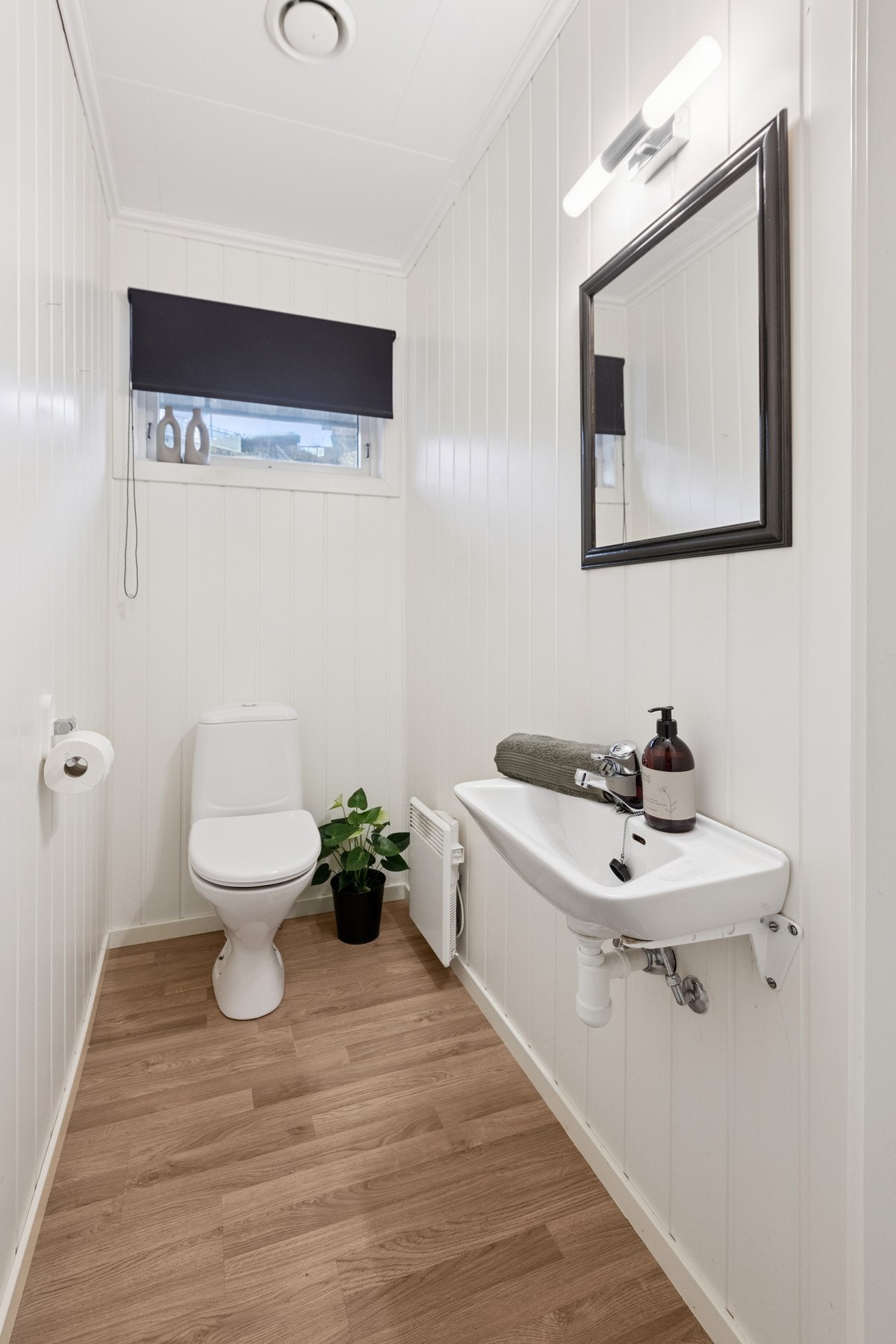 Toalettrom. Galleribilde