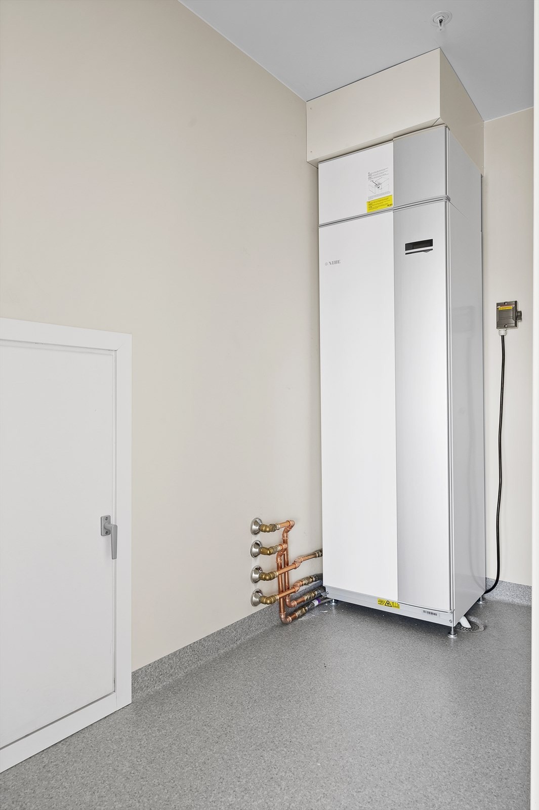 Varmepumpe på teknisk bod Galleribilde