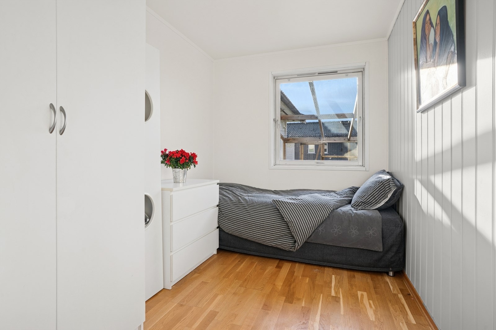 Soverommene kan enkelt tilpasses ulike behov - enten du ønsker kontor, gjesterom eller barnerom, gir planløsningen stor fleksibilitet. Galleribilde