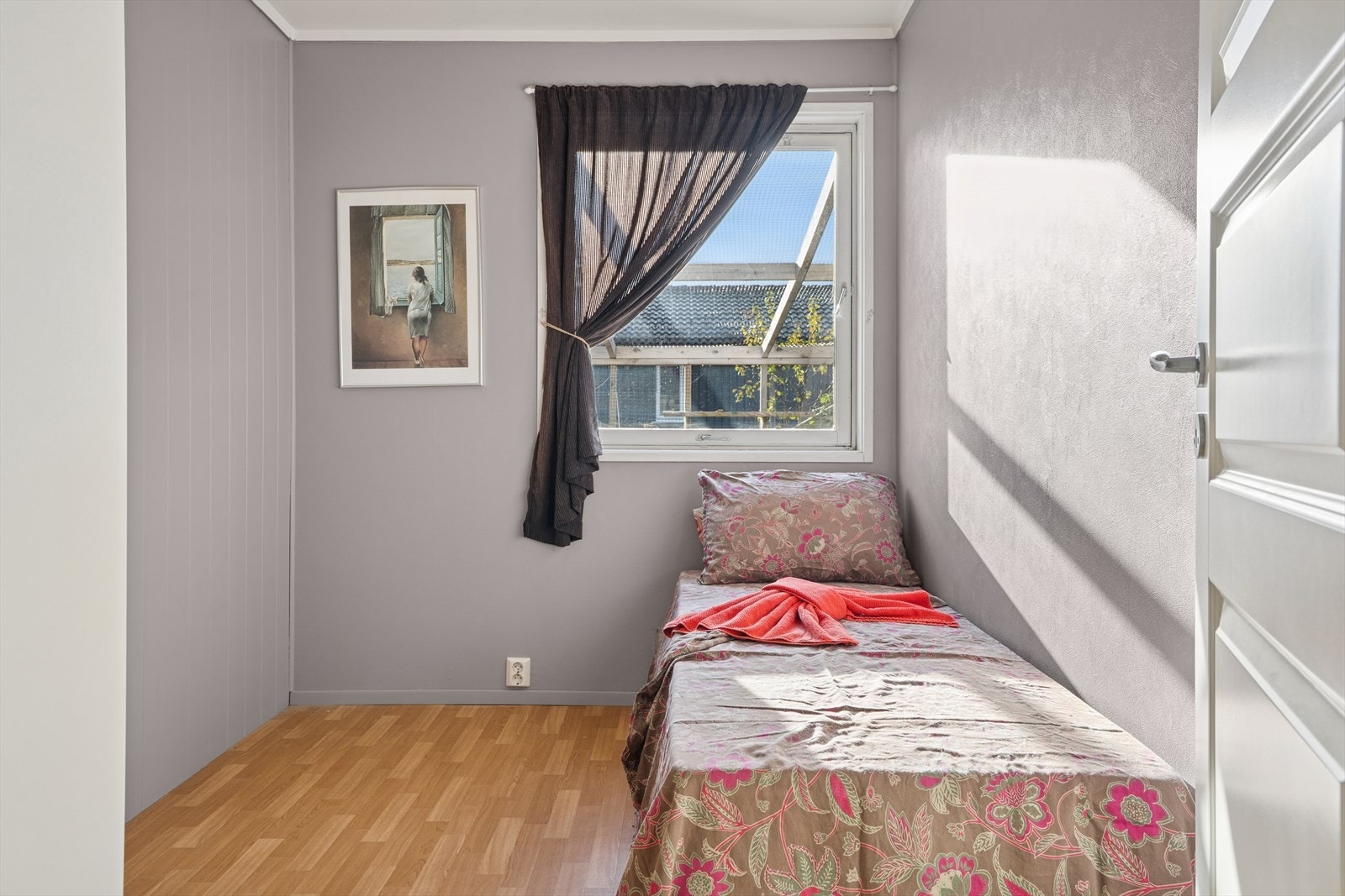 Soverommene har plass til seng, nattbord og annet ønskelig møblement. Galleribilde