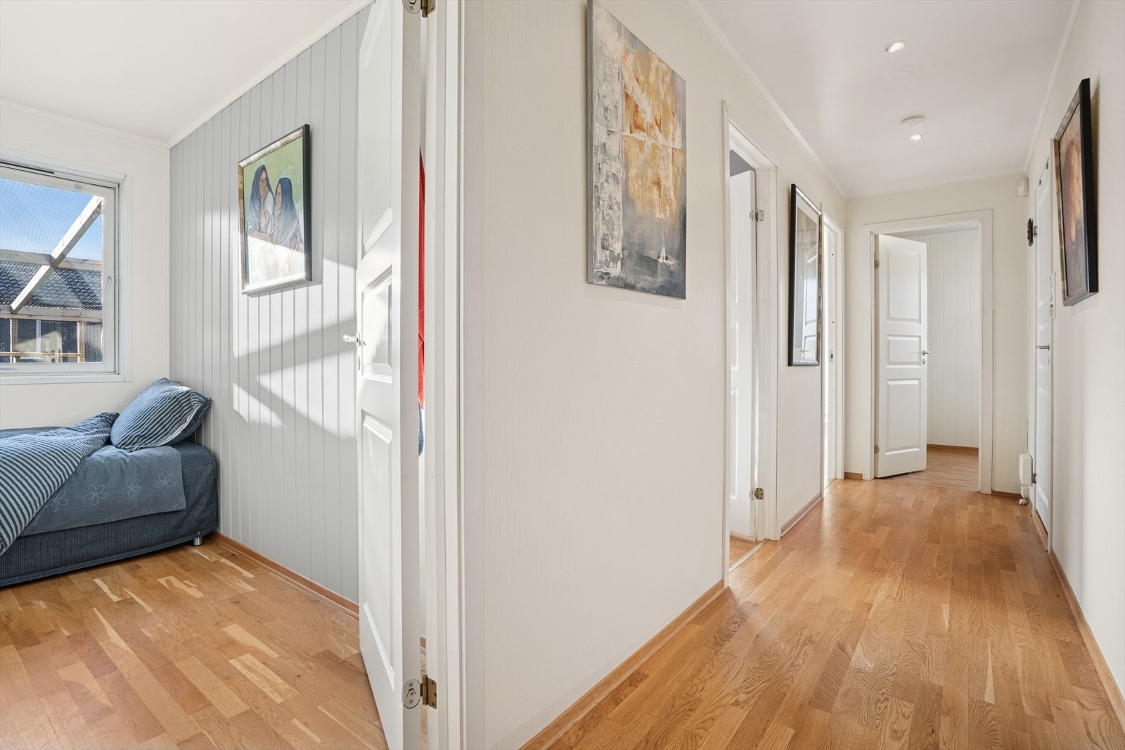 4 soverom, enkelt tilgjengelig i 1.etasje. Galleribilde