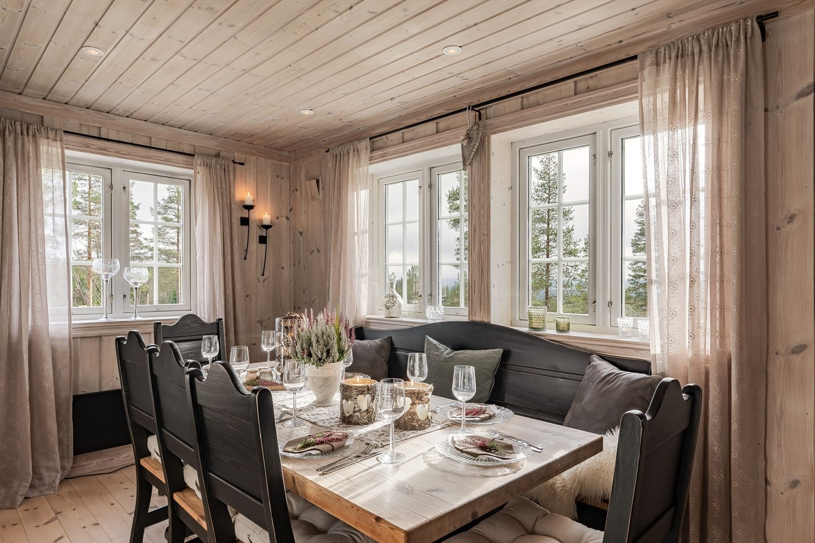 3562-3-1_029.jpg Galleribilde