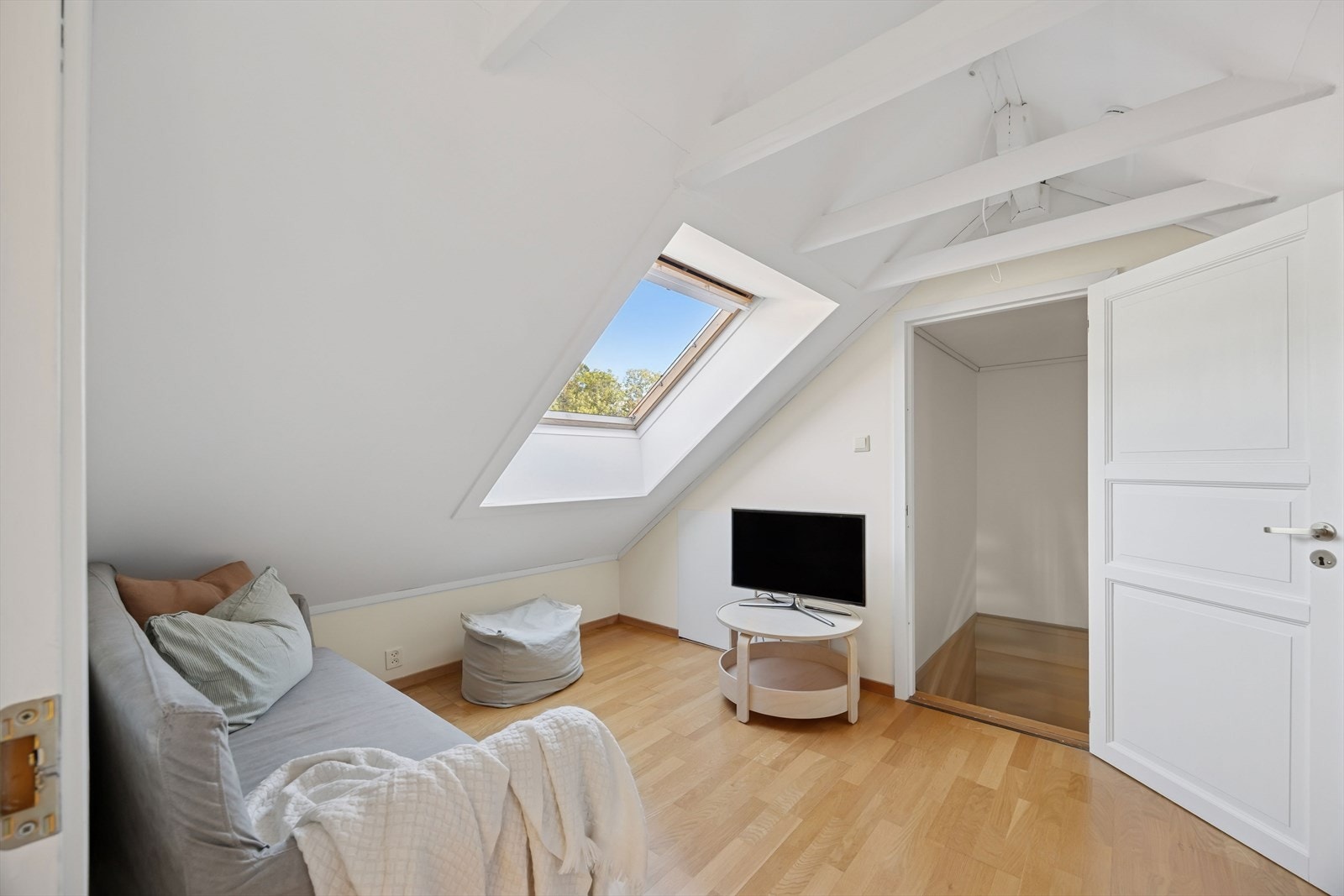 Egner seg godt som en koselig TV-krok eller lekeplass for barna. Galleribilde