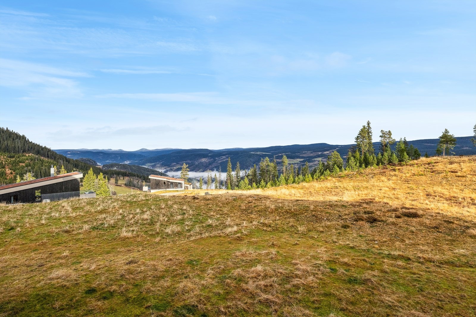 Fin utsikt mot bla. Rondane, Ringebufjellet mm. Galleribilde