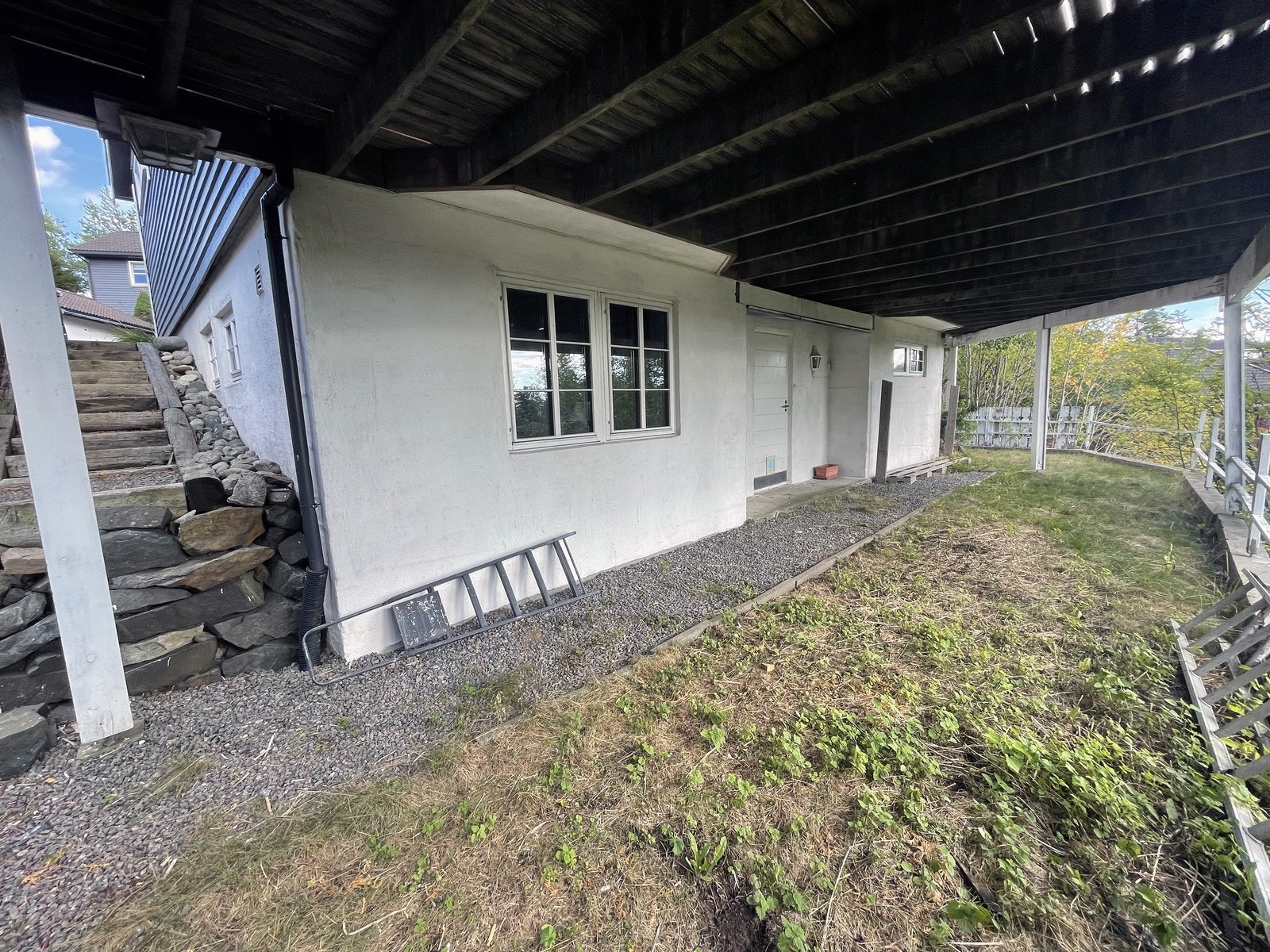 Egen inngang i underetasje. Galleribilde