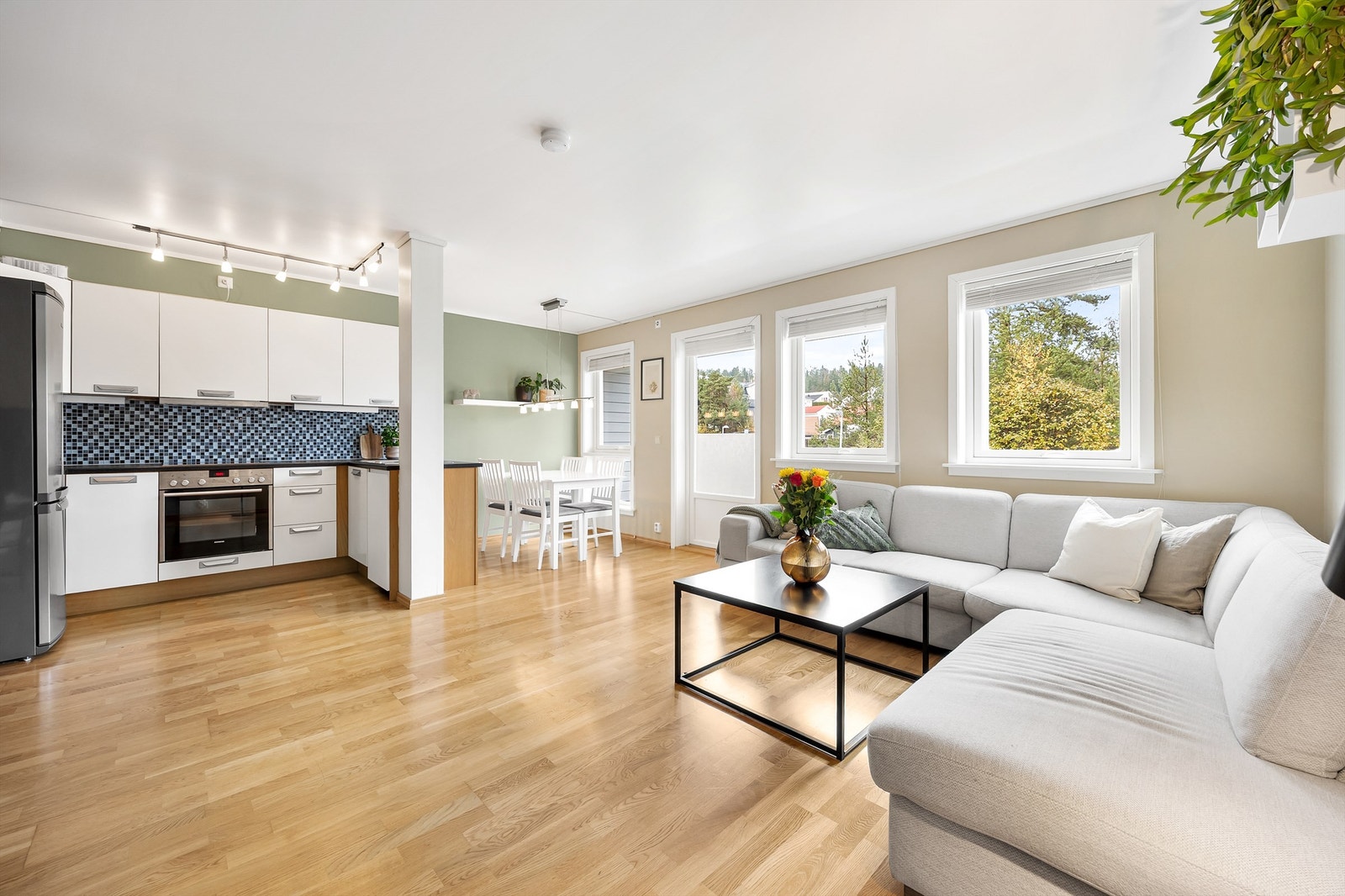 Velkommen til Prinsessetunet 24! Presenteres av Jørgen Gabrielsen v/Krogsveen avd. Skedsmokorset! Galleribilde