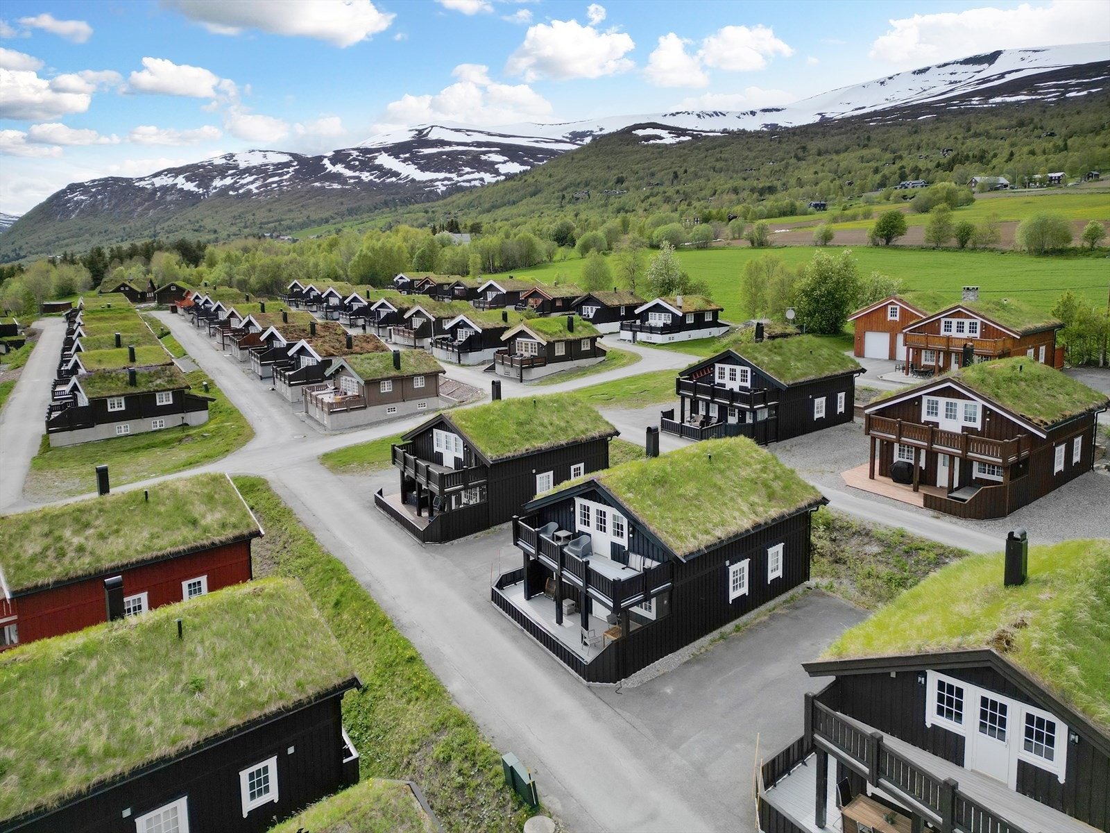 Meget attraktiv beliggenhet i Bressgård Fritidsby, med gangavstand til Festa kro, Breesgård camping og lokalbutikken Joker. Galleribilde