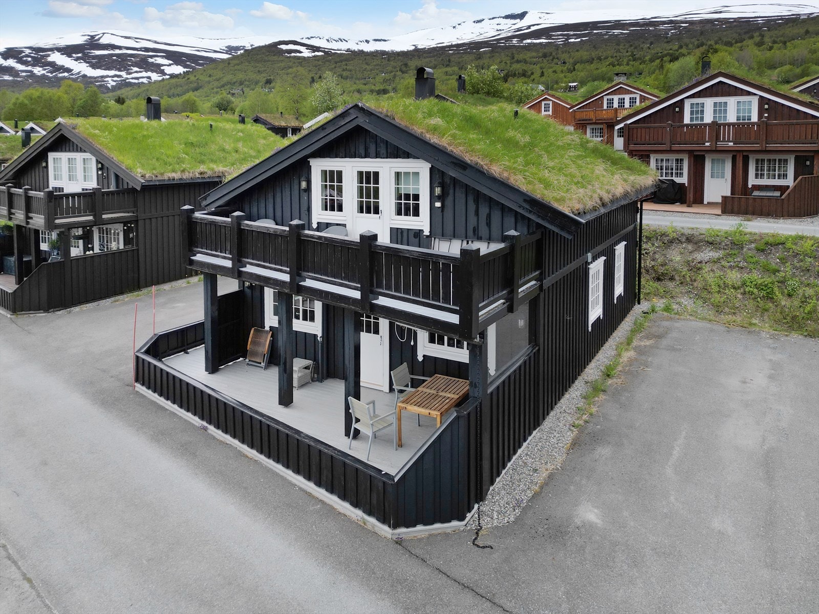 Heimdal eiendomsmegling v/Thomas Johnsen ønsker velkommen til Gjetdalsvegen 42! Galleribilde