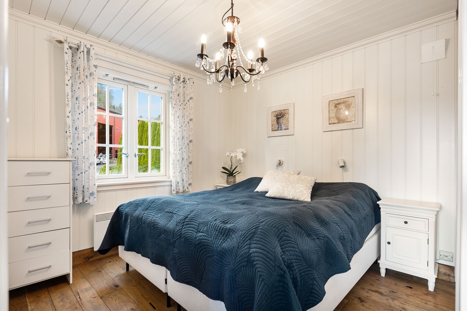 Hovedsoverom i 1.etasje. Galleribilde