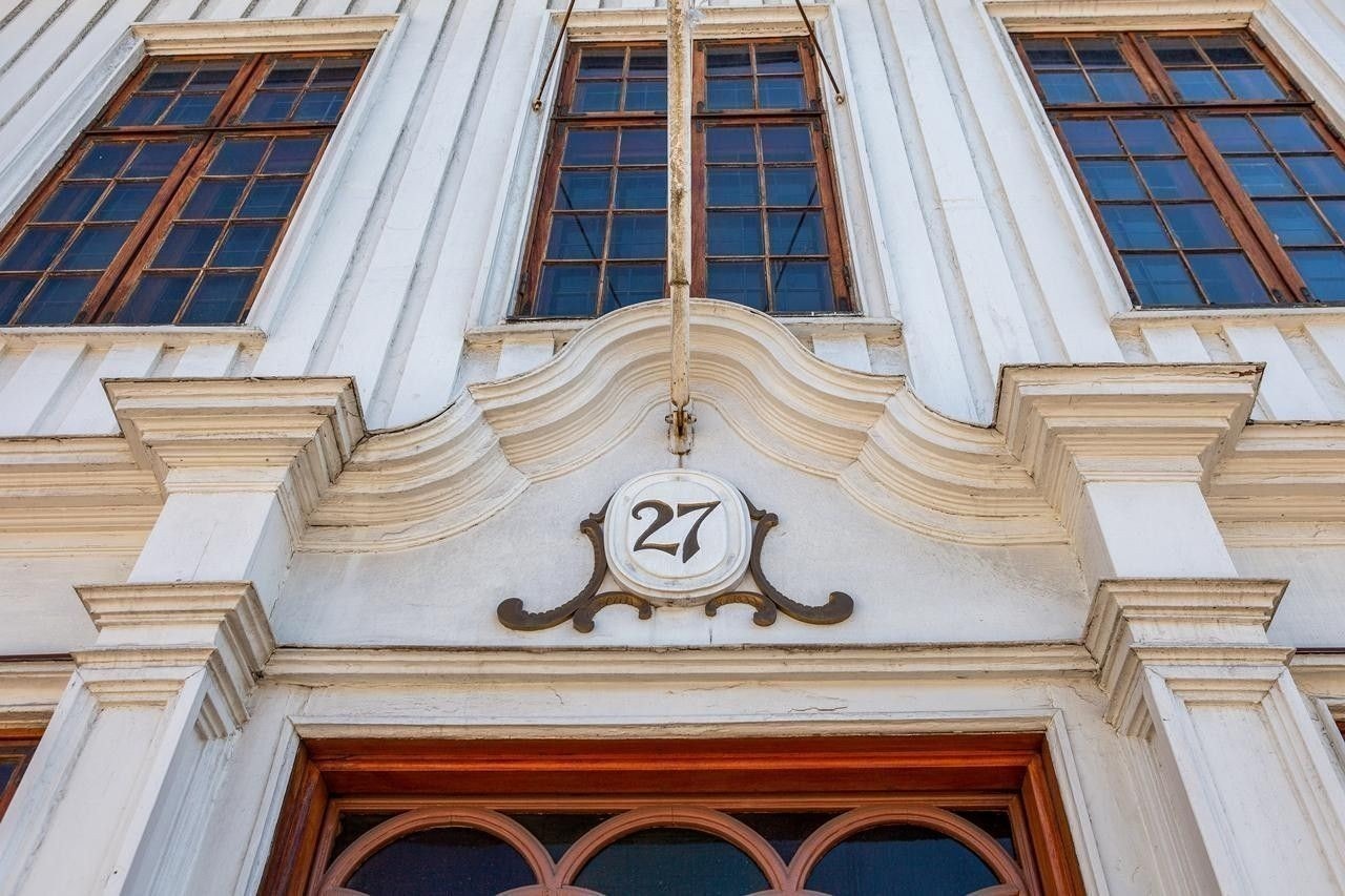 Detaljer i inngangsparti Galleribilde