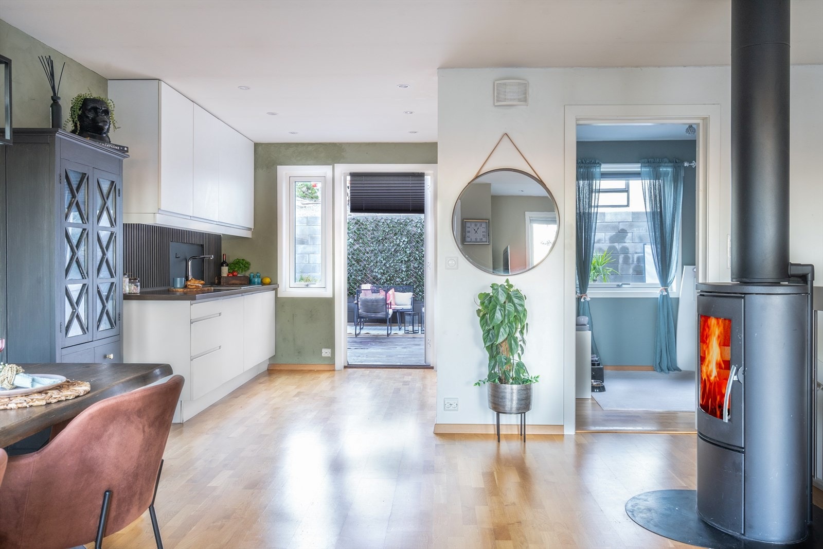 Åpen stue- og kjøkkenløsning. Galleribilde