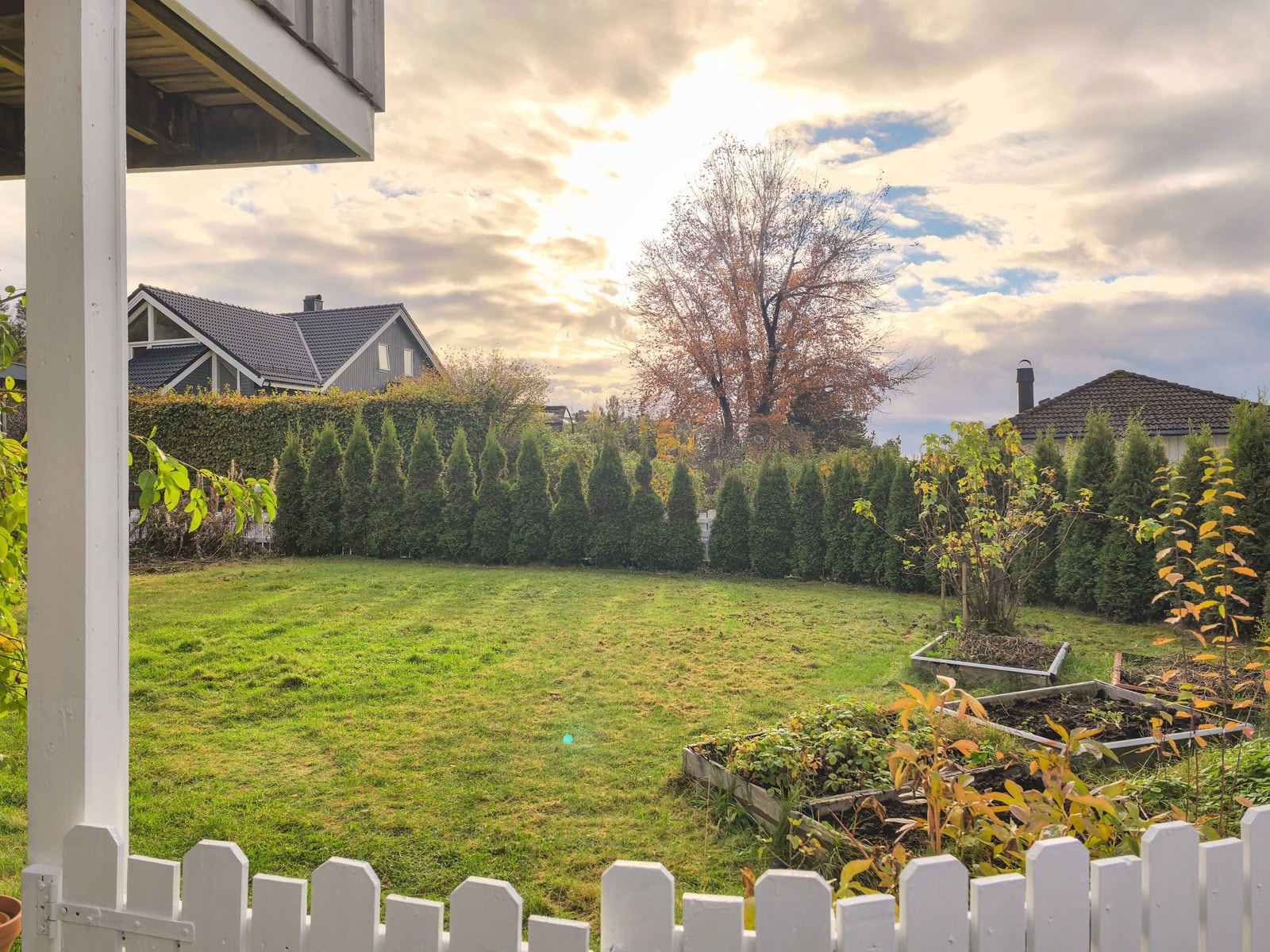 Boligen er sørvendt og har sol fra morgen til kveld Galleribilde