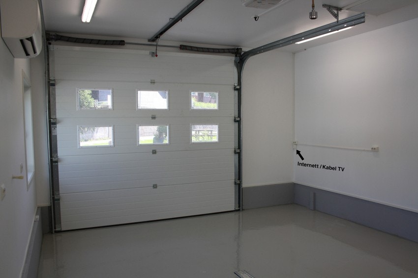 Internett/ Kabel TV installert for mulighet til kontorpult Galleribilde