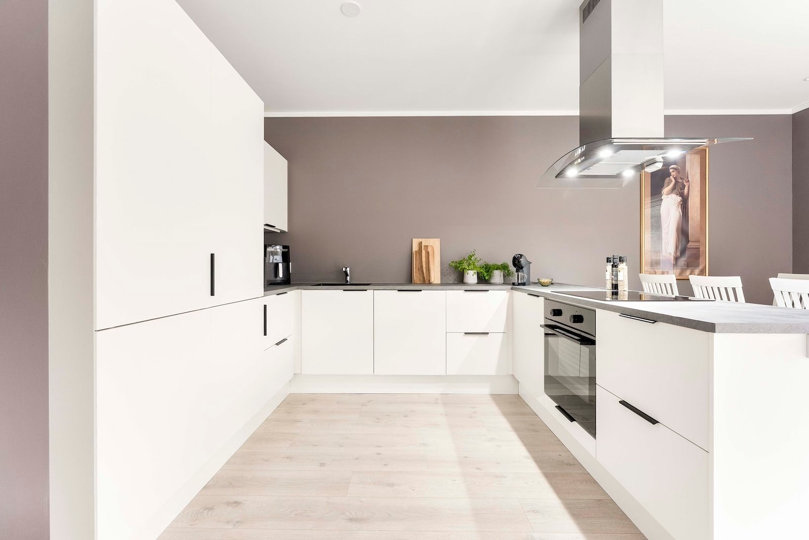 Fint og lyst kjøkken, Åpen stue- kjøkken løsning Galleribilde