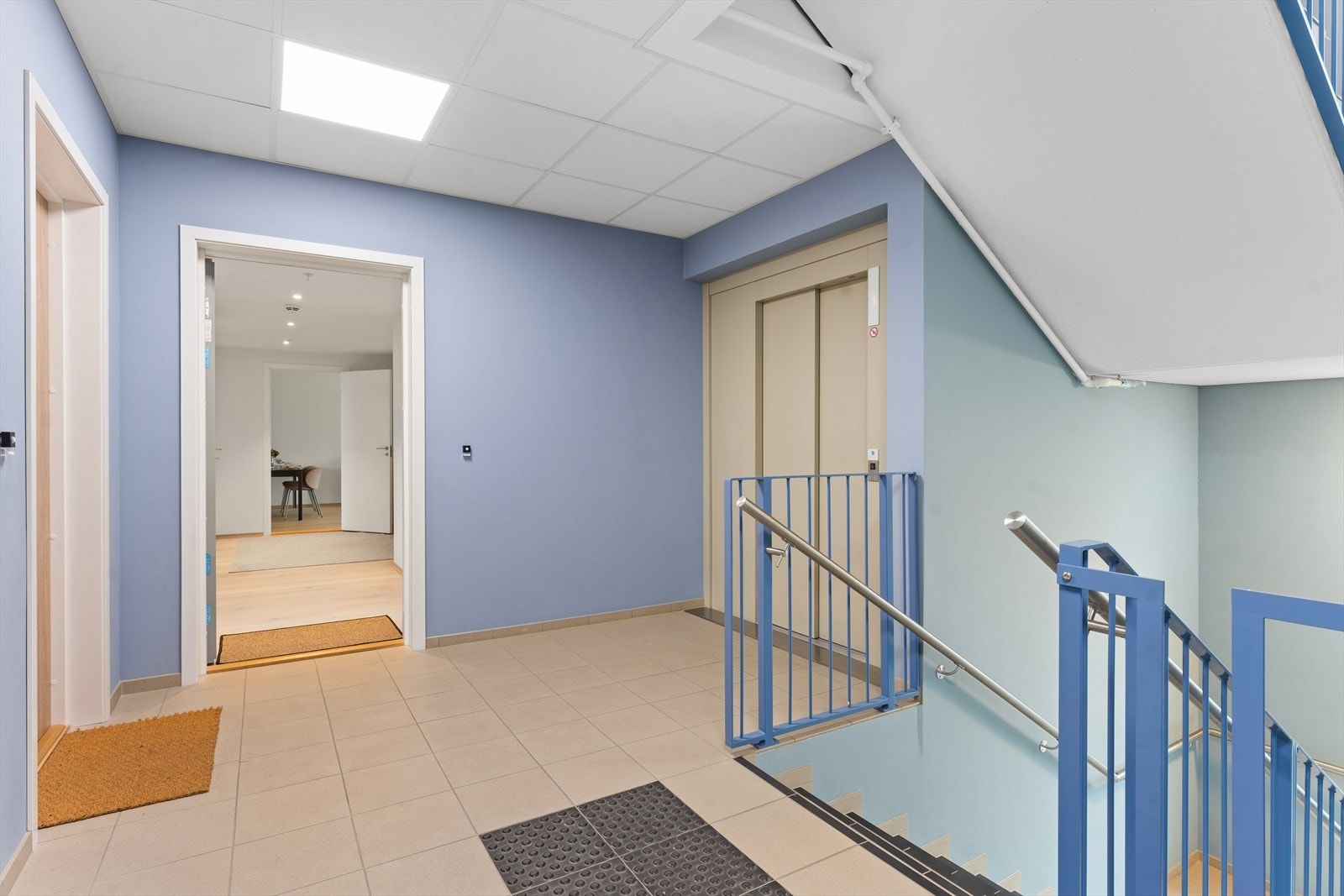 Heis direkte ned til parkeringskjeller. Galleribilde