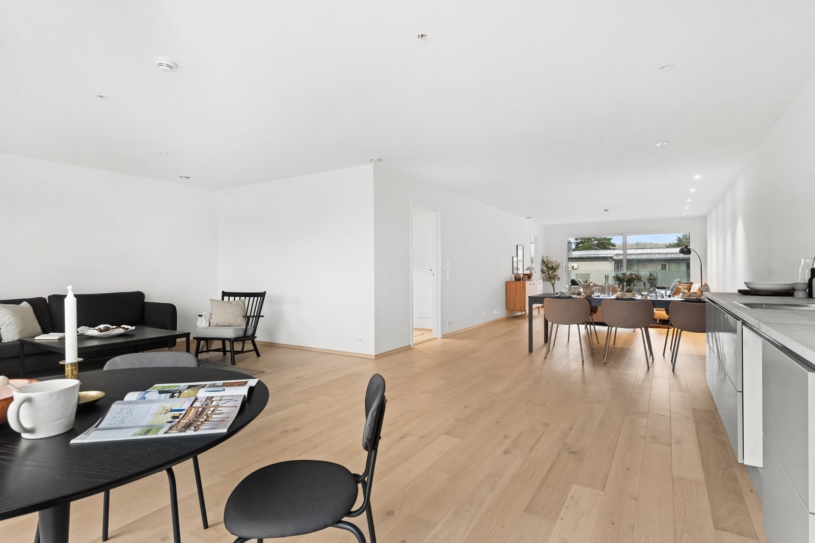 Lys og åpen stue. Galleribilde