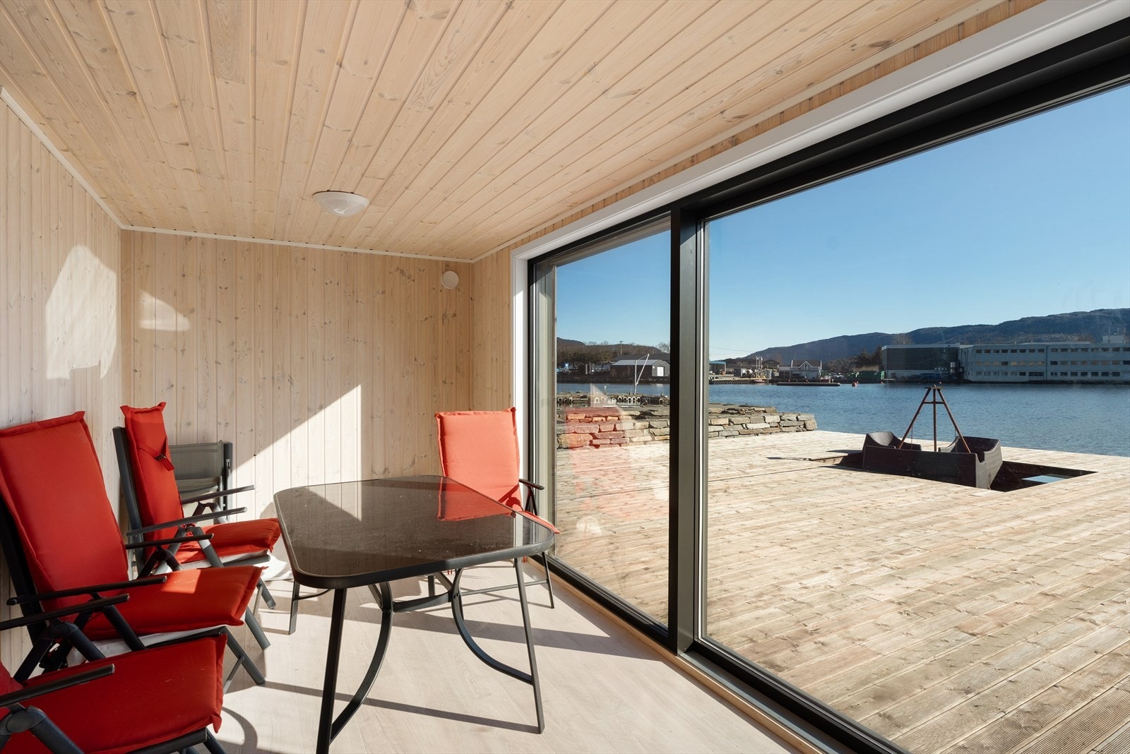 Felles stue i naustet Galleribilde