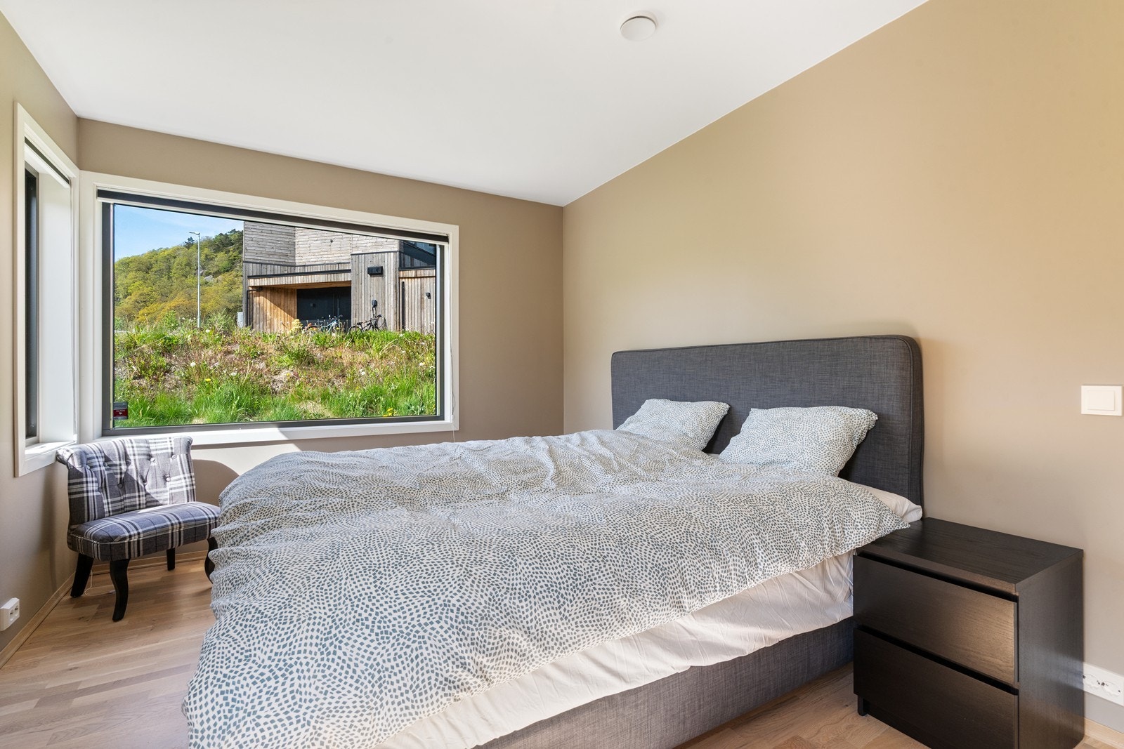 Boligen har totalt tre romslige soverom Galleribilde