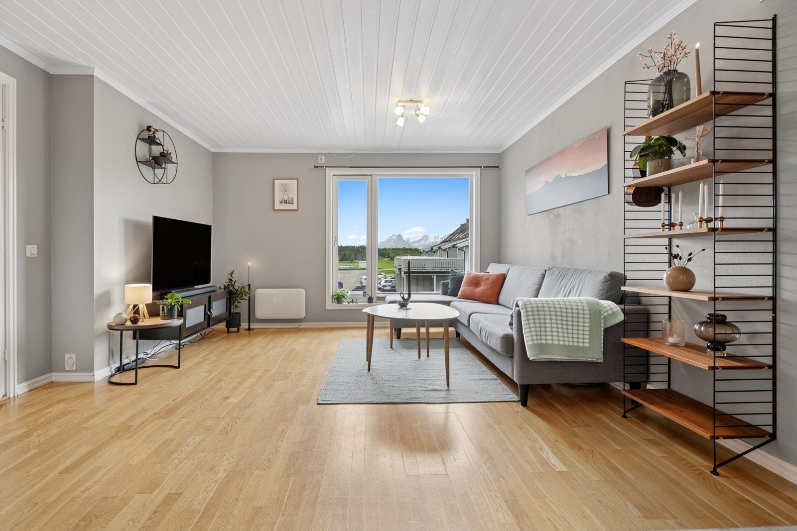 Stue i 2. etasje (plan 1) av fin størrelse. Galleribilde