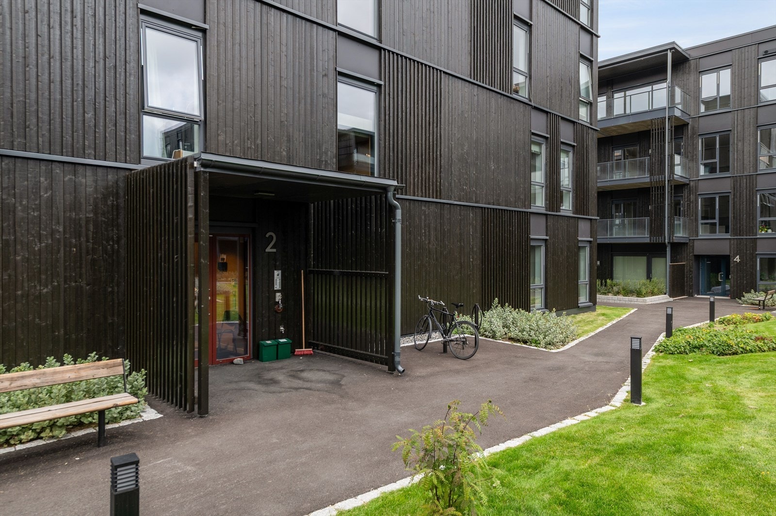 Inngangsparti på boligens østside Galleribilde