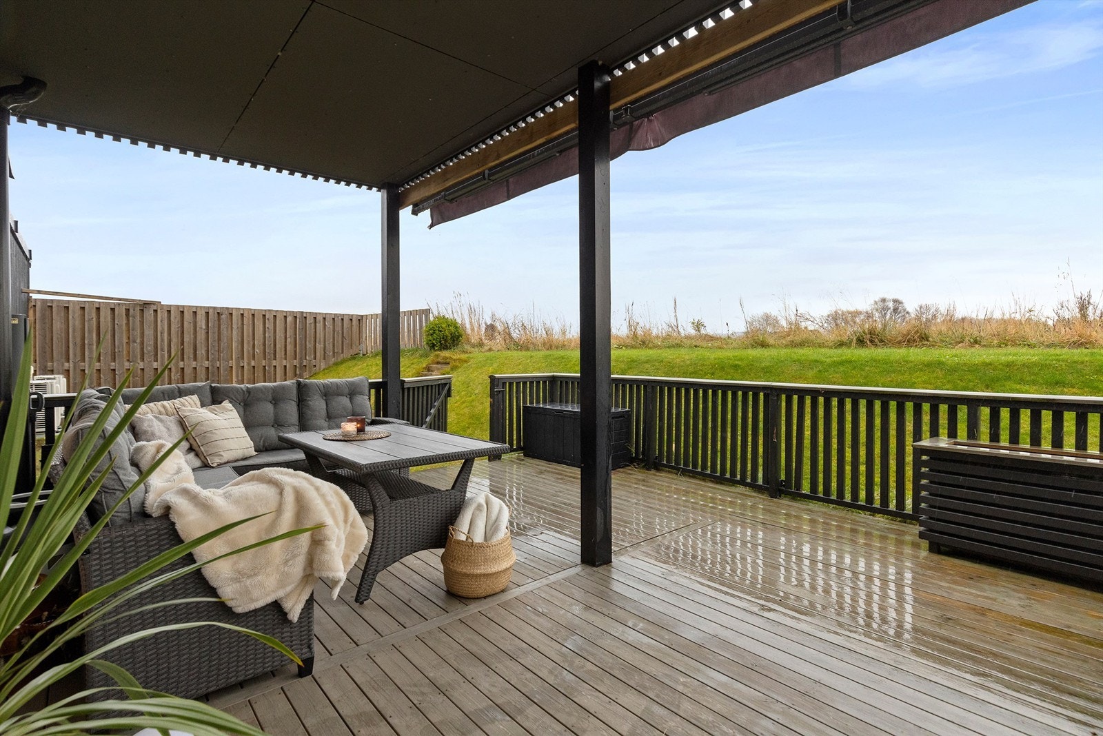 Terrassen måler hele 22 kvm og har gode solforhold. Galleribilde