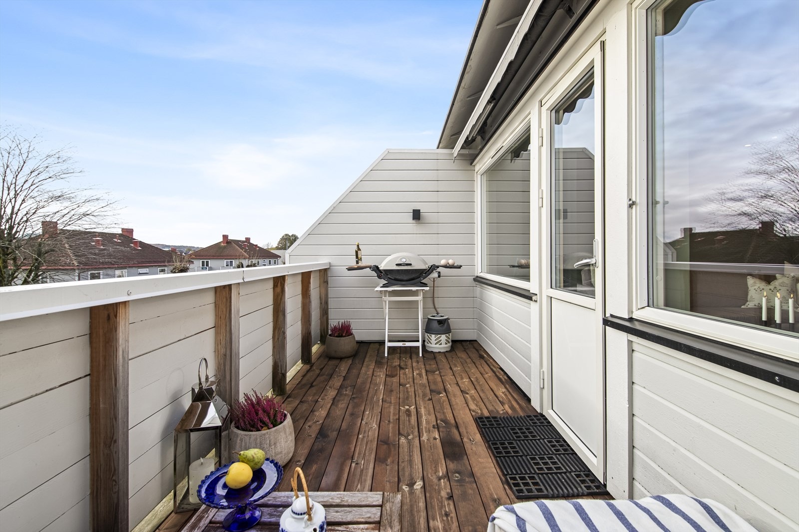 Grunnet den høye beliggenheten, oppleves balkongen som luftig og usjenert. Galleribilde