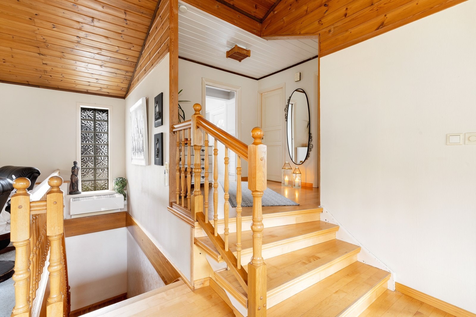 Videre ned til boligens underetasje. Galleribilde