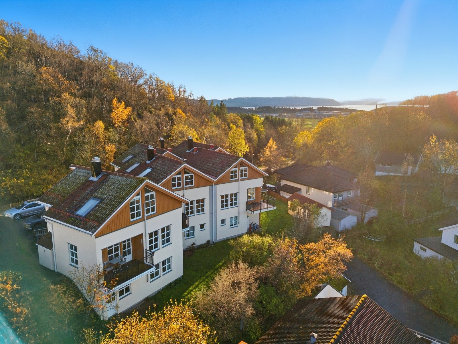 En pent plassert eiendom i et svært populært boligområde. Galleribilde