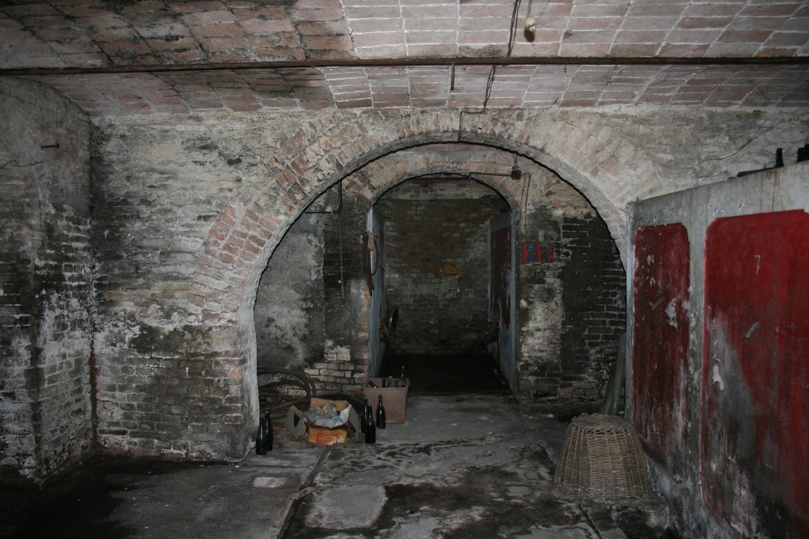 Den opprinnelige vinkjelleren Galleribilde