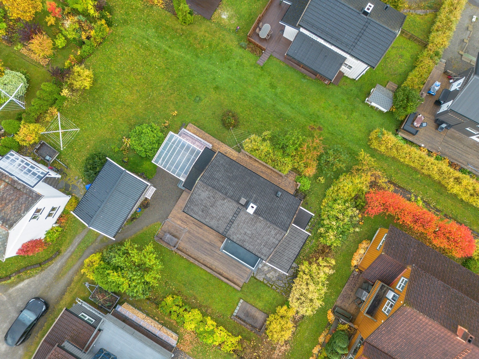 I 2001 ble det skiftet tak på hele huset. I 2024 ble tak på tilbygg byttet, samt isolasjon fornyet. Galleribilde
