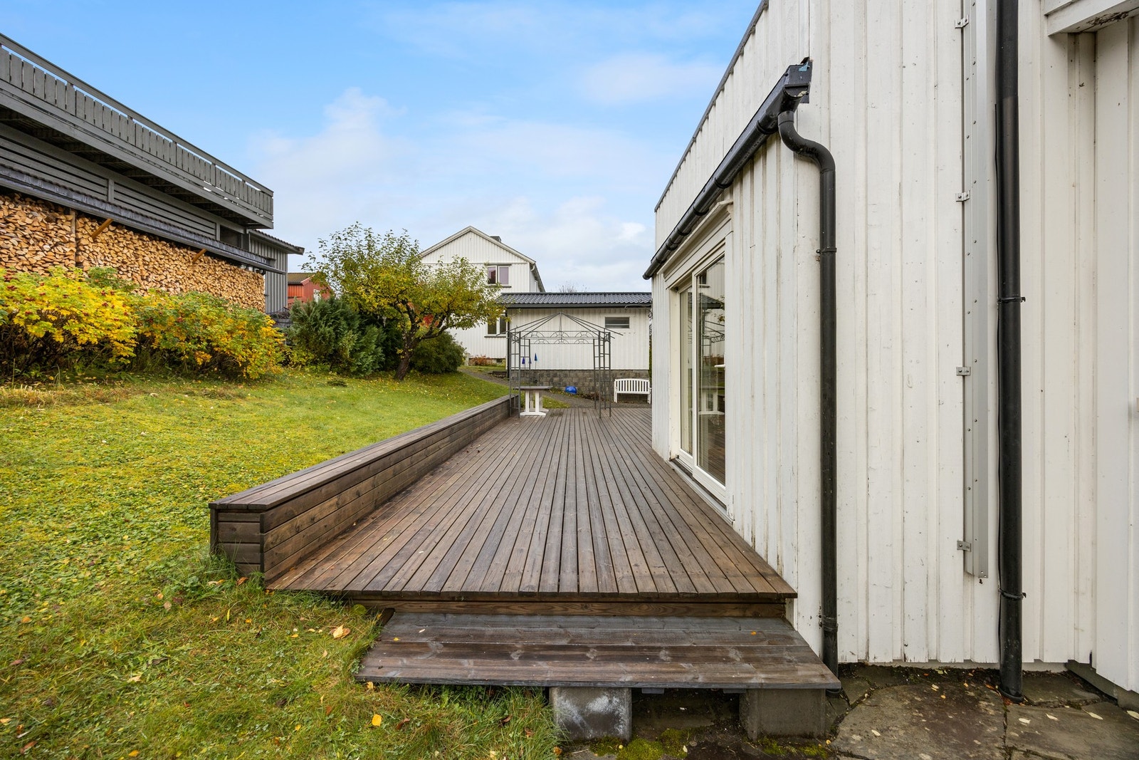 Pent opparbeidet terrasse som ble bygd i 2023 Galleribilde