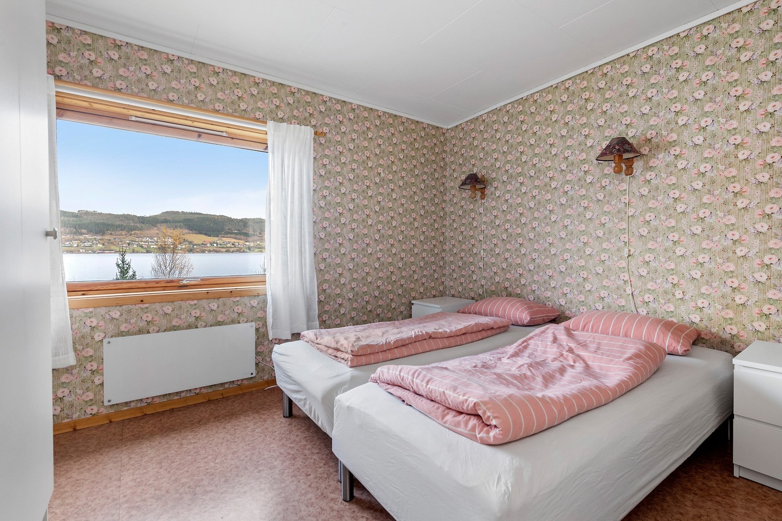 Soverommene er av god størrelse og har nydelig utsikt. Galleribilde