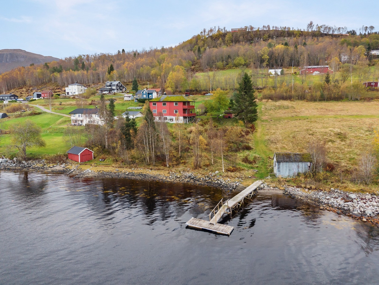 Stor tomt, naust og brygge Galleribilde
