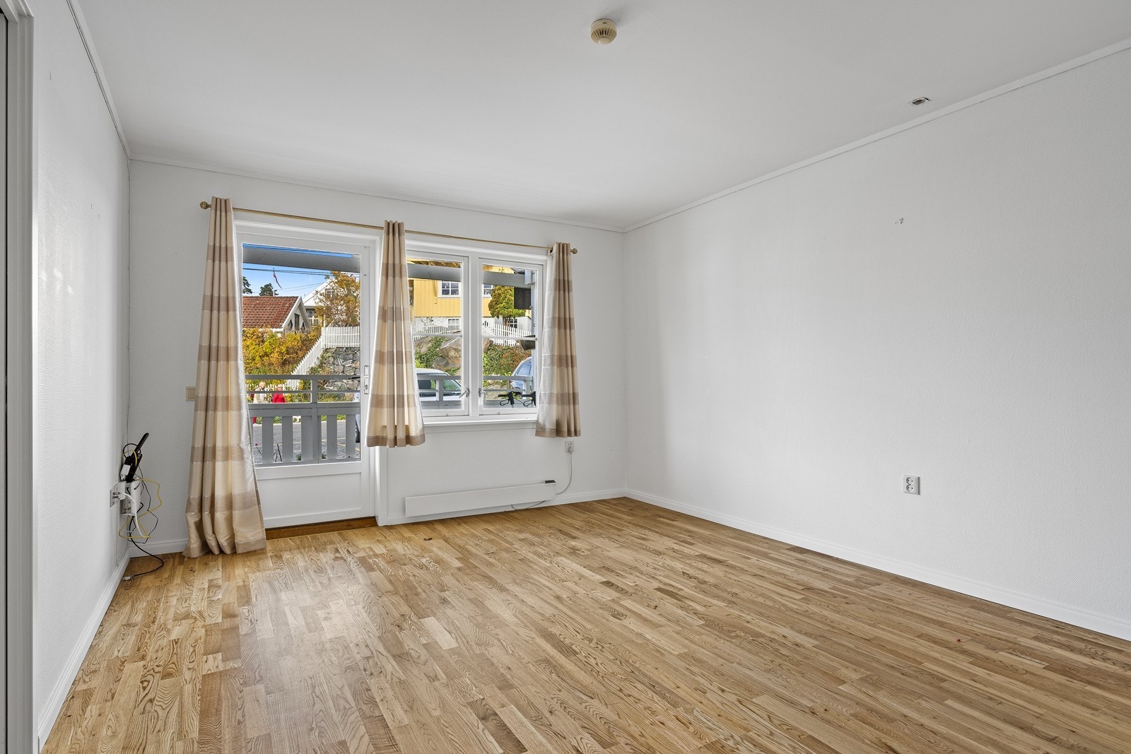 Stue med utgang til veranda. Galleribilde