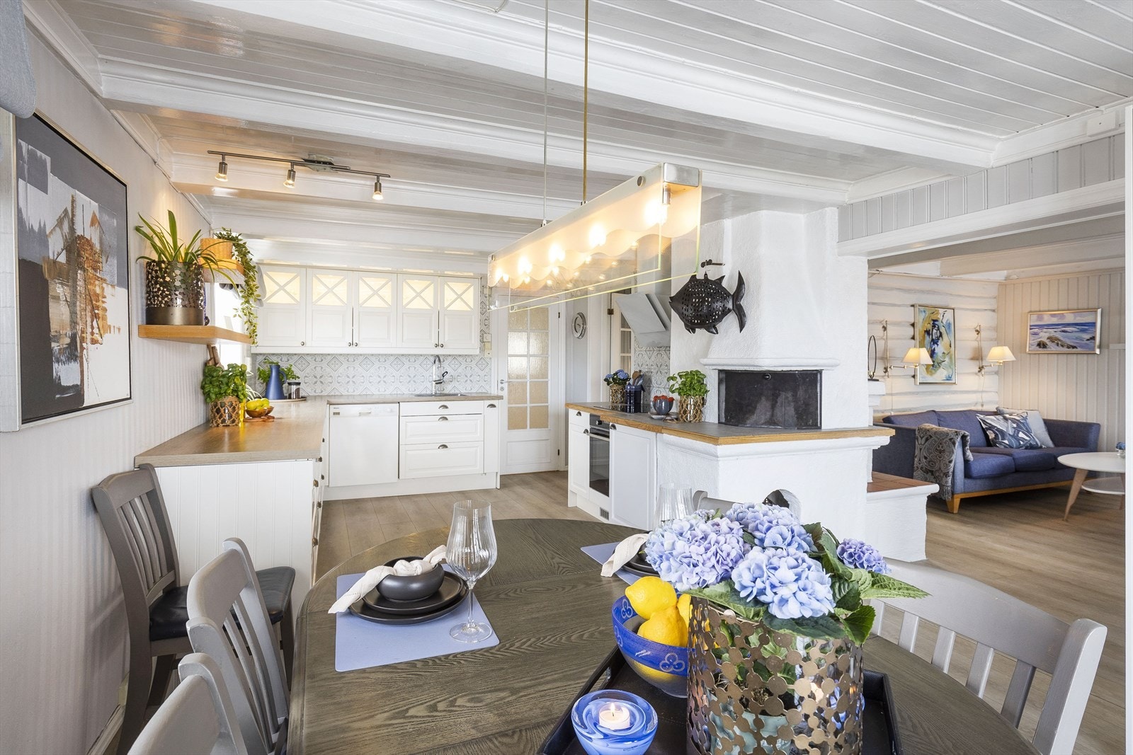 Åpen løsning mellom kjøkken og stue Galleribilde